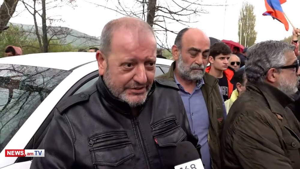 Երգիչ Արամոն, նրա եղբայրն ու այլ մշակութային գործիչներ միացան քայլերթին