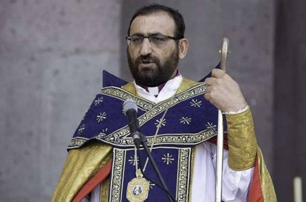 Ոստիկանների դրսևորած անվայել պահվածքից հետո անհրաժեշտ է մտածել, թե արդյո՞ք պետք է նրանց ընտանիքի անդամների համար եկեղեցական արարողություններ կատարել. Արշակ սրբազան