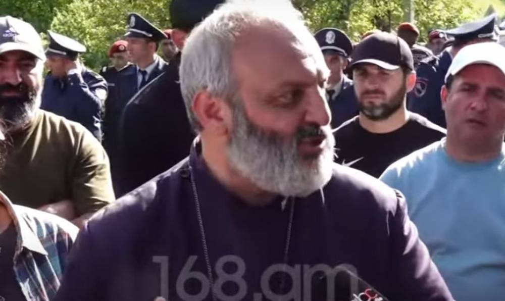 Զորակցություն եմ հայտնում տղերքին, անհասկանալի հարձակվել են նրանց վրա. Բագրատ Սրբազան (տեսանյութ)