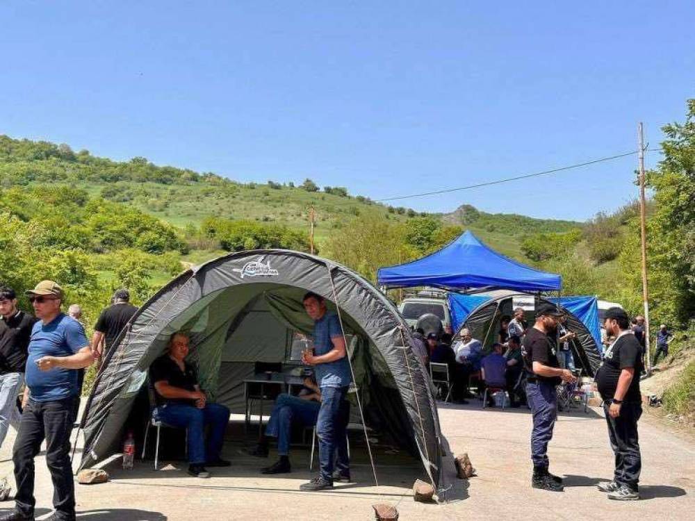 Կիրանցում տեղադրված վրաններն էլ չկան, 350 բնակիչ ունեցող գյուղում 3000 բերետավոր կա