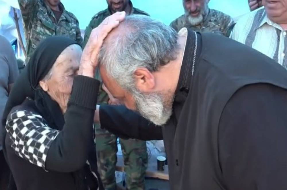 Լենա տատն օրհնեց «Տավուշը հանուն հայրենիքի» շարժման անդամներին, որոնք սկսում են քայլերթ դեպի Երևան (Տեսանյութ)
