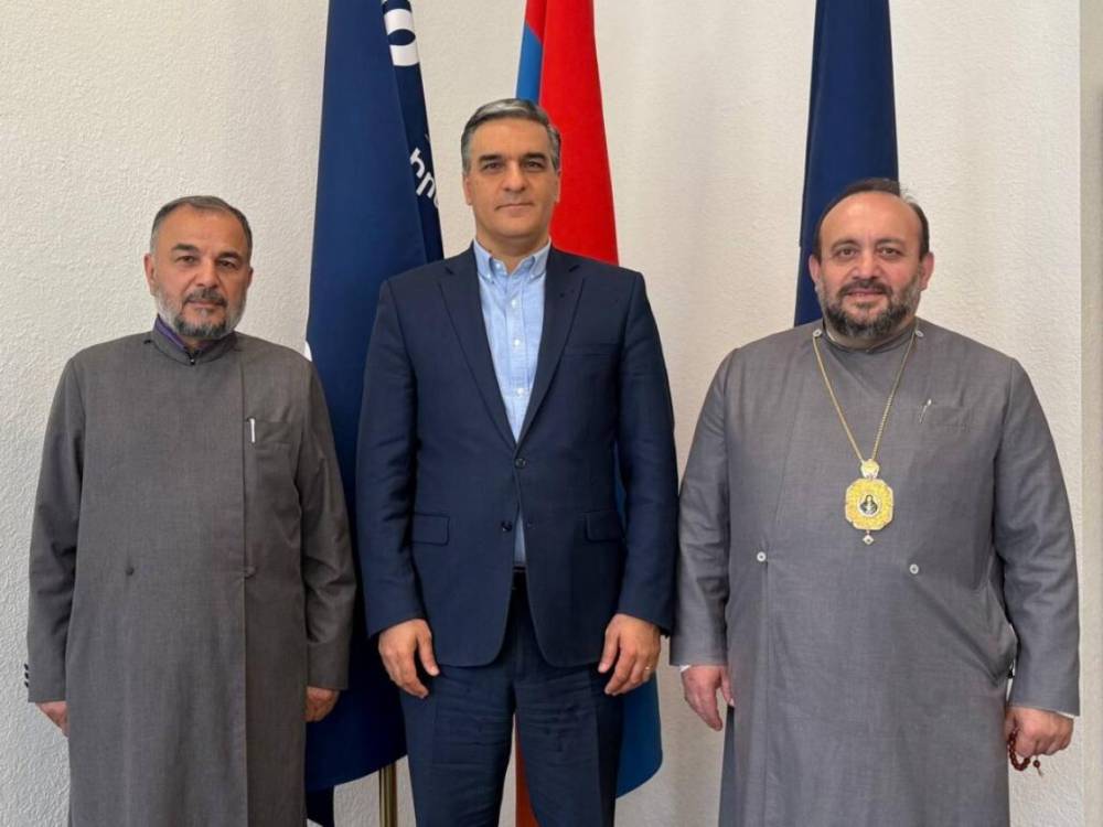 Թաթոյանը, Արցախի թեմի առաջնորդը քննարկել են Սյունիքում ստեղծված վիճակը, հայ գերիների վերադարձի հարցը