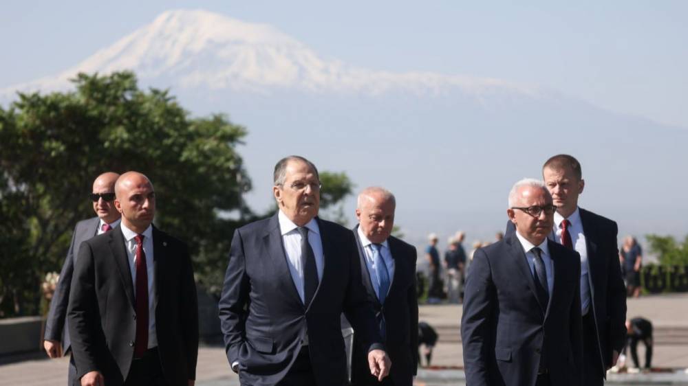 Ռուսաստանն անկեղծորեն հաջողություն է մաղթում Հայաստանին և Ադրբեջանին խաղաղության պայմանագիր կնքելու գործում. Լավրով