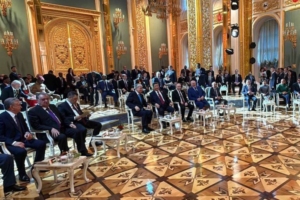 Փաշինյանն ու Լուկաշենկոն կողք կողքի են նստել Կրեմլում. Կրեմլի սուրբ Անդրեասի սրահում ի պատիվ Մոսկվա ժամանած հյուրերի համերգ է կազմակերպվել