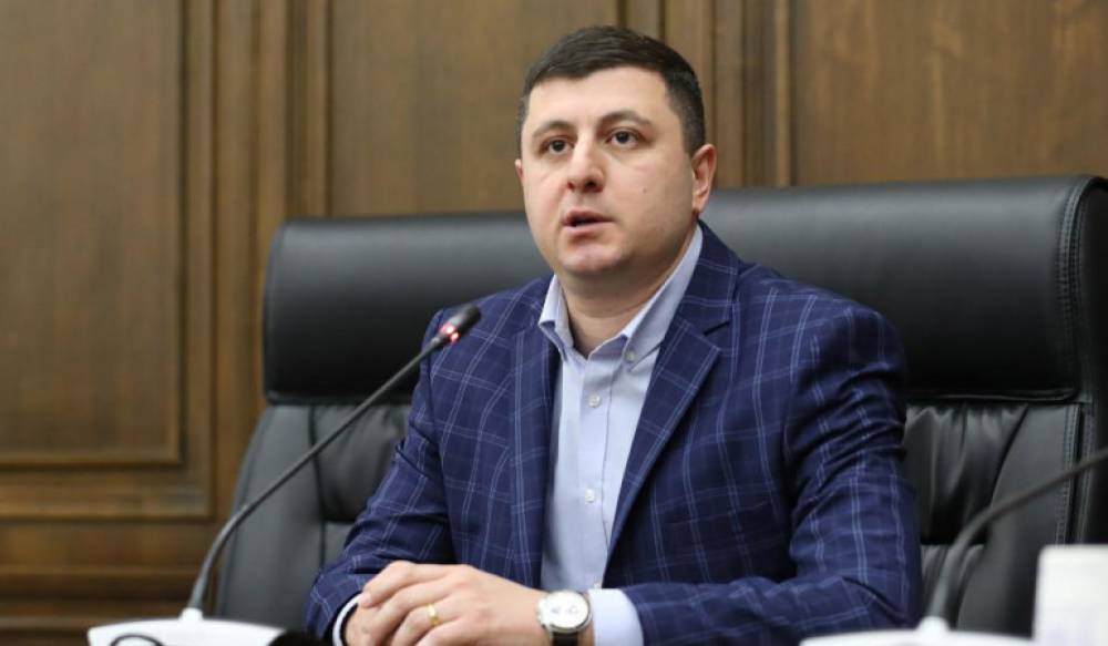 Այս իշխանությունների սիրողական, իրավիճակային լուծումներն ու գաղափարական խեղաթյուրումները բերեցին ոչ միայն 44-օրյայի ծանր պարտությանը և դրանից հետո մեր կրած ծանր կորուստներին․ Աբրահամյան