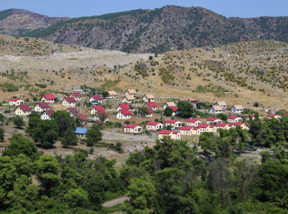 Սերտիֆիկատով բնակարան ձեռք բերած Քաշաթաղի 90 ընտանիքի բանկն ասել է՝ վճարեք հիփոթեքը. կառավարությունը 1 տարի 9 ամիս է՝ չի վճարել, խնդրից տեղյակ են, քննարկում են