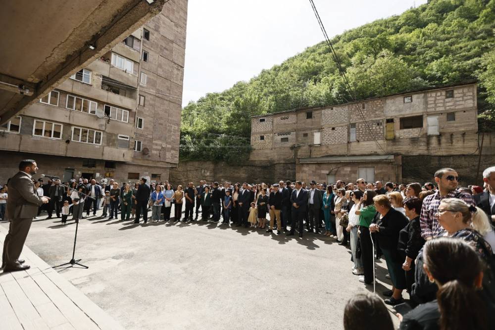 Փաշինյանը Կապանում ներկա է գտնվել գեղանկարիչ Հրանտ Դանիելյանի տուն-թանգարանի բացմանը