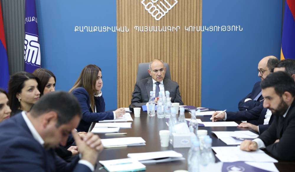 Փաշինյանը վախեցել է թիմի ընդվզումից․ «Հրապարակ»