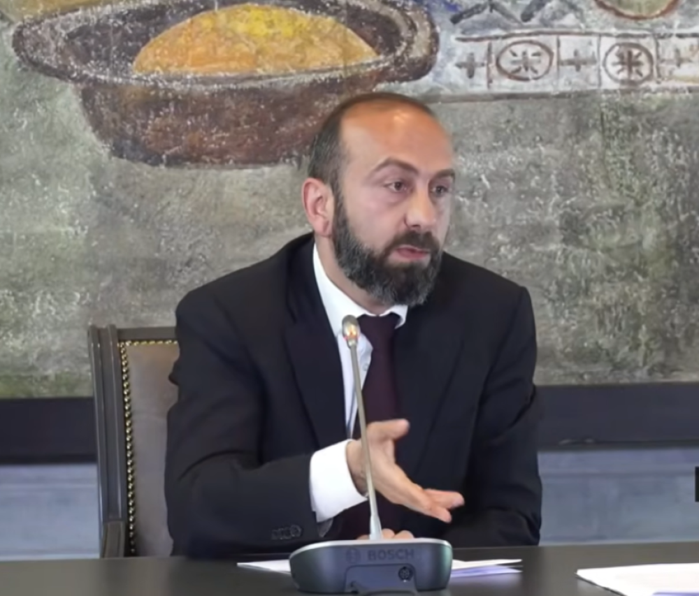 «300 հազար ադրբեջանցիների՝ Հայաստանում բնակեցման մասին թեզը հիվանդ երևակայության արդյունք է». Արարատ Միրզոյան