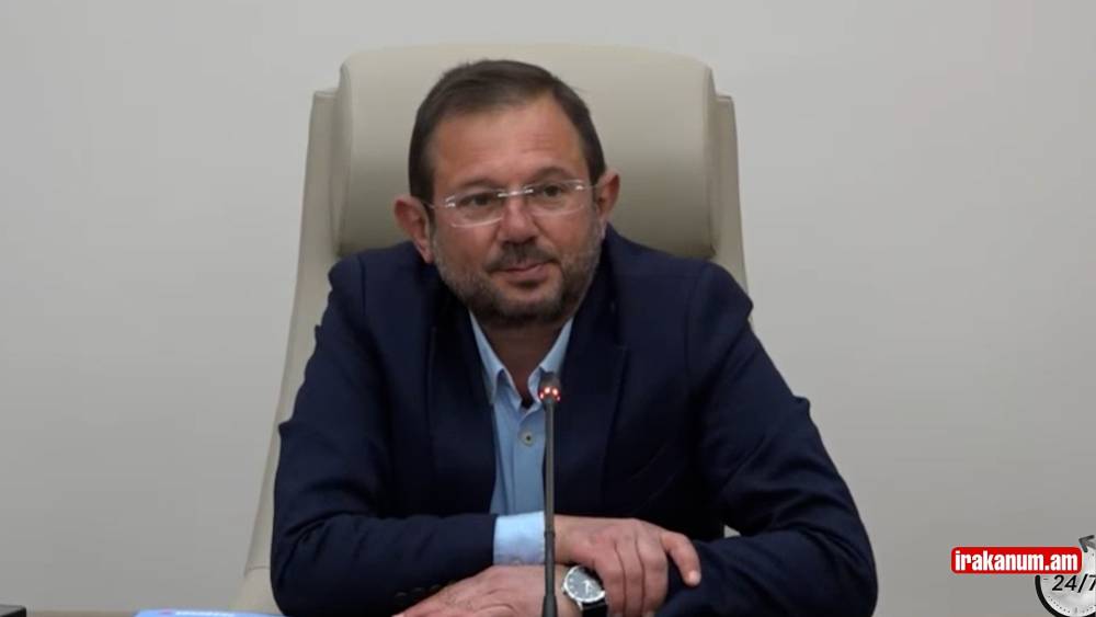 «Հեսա կասի փորս է ցավում». Մանուկյանը՝ Փաշինյանի Մոսկվա չգնալու մասին