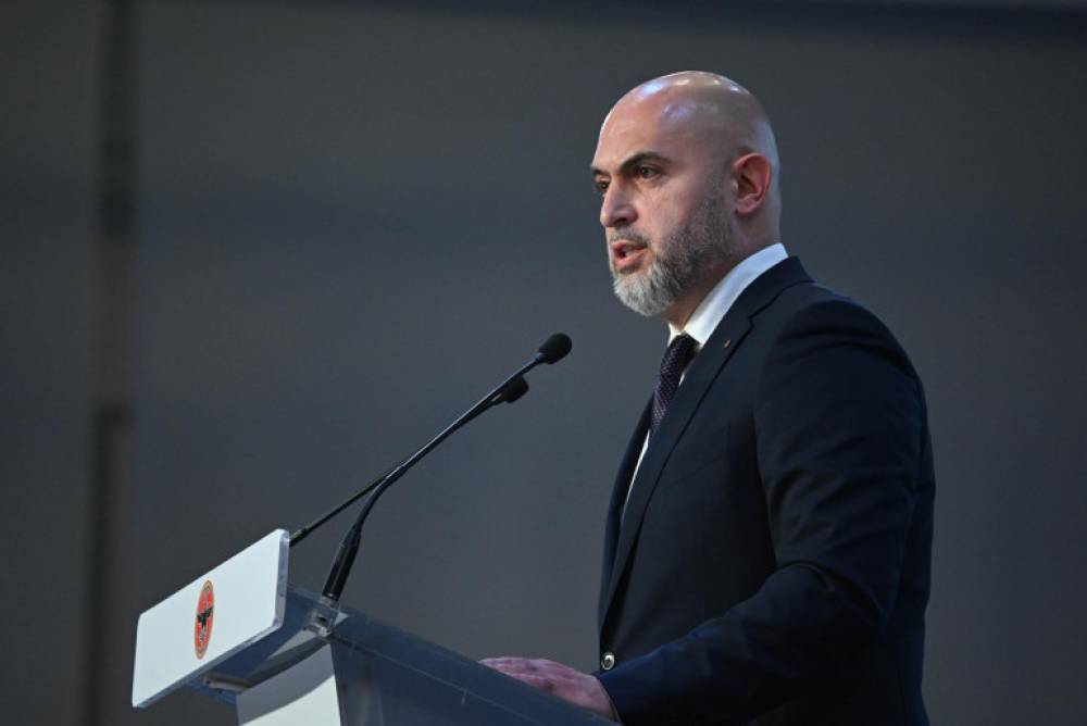 Պարոն Քոչարյան, Ձեր նման ապոլիտիկ անձն է 1998-ից սկսել ապականել ՀՀ-ի քաղաքական դաշտը, Ձեր նման անձակենտրոն մարդուց է սկսվել ՀՀ-ի քաղաքական կյանքի կազմաքանդումը․ Աշոտյան