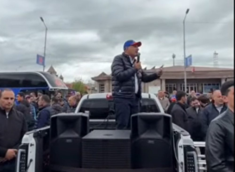 Լարված իրավիճակ. Ես իմ երեխուն եմ ուզում, տարար վառիր. քաղաքացին՝ Փաշինյանին