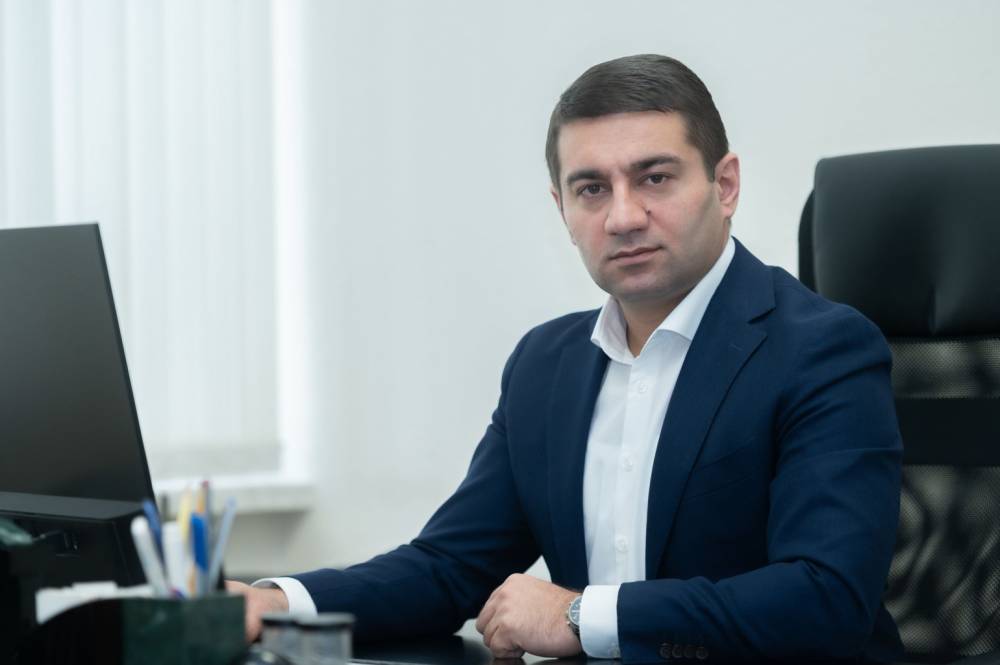 Այս փոքրիկ խմբակը վաղուց հատել է քաղաքական ու բարոյական բոլոր կարմիր գծերը նրանց համար այլևս սահմաններ գոյություն չունեն․ Նաիրի Սարգսյան