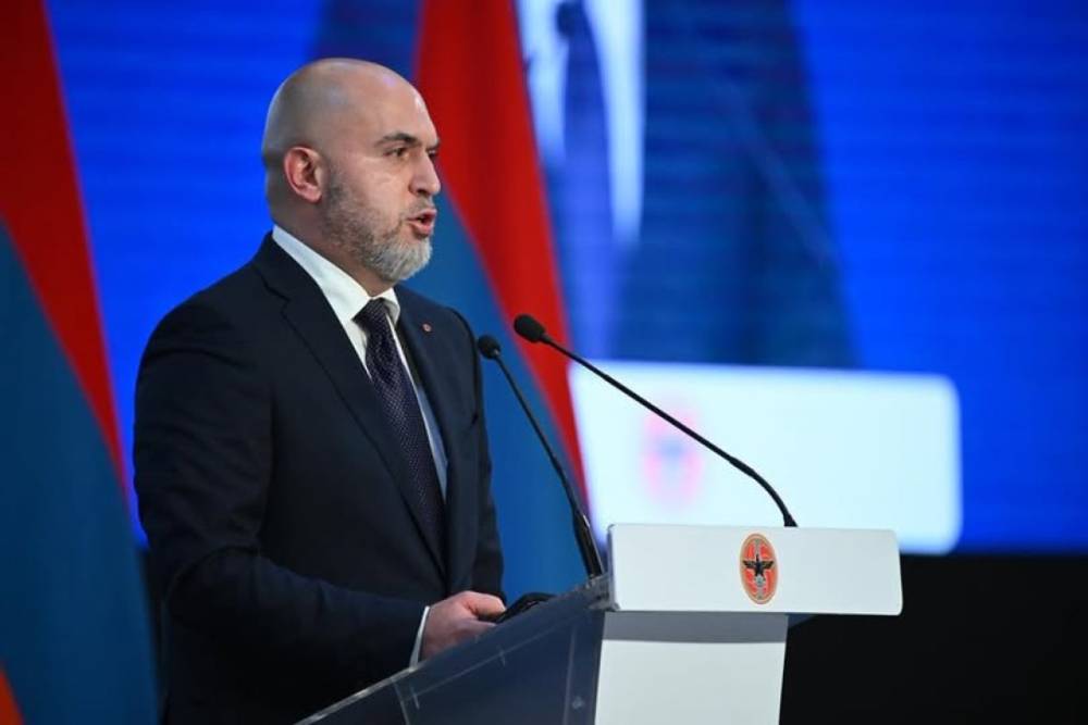 Ուսանելի պիտի լինի Հյուսիսային Մակեդոնիայի օրինակը, թե ինչպես են արտաքին ճնշման ներքո ստիպում փոխել երկրի Սահմանադրությունն ու անգամ այդ դեպքում ոչինչ չեն երաշխավորում. Աշոտյան