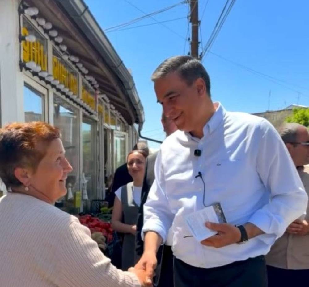 Իմ շրջապատին էլ եմ ասել, որ Ձեզ ընտրեն․ միշտ ասում էի՝ ինքը թեկնածություն դներ, իրեն ընտրեինք․ քաղաքացին՝ Արման Թաթոյանին (Տեսանյութ)