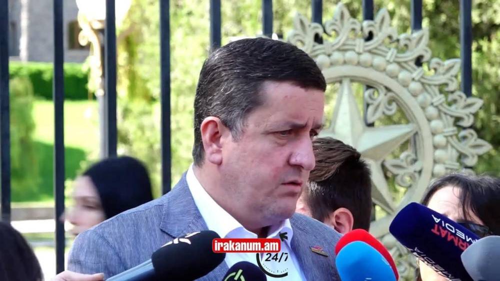 Փոքրիկ խմբակի ղեկավարը հանցագործություններ է կոծկում. Ղազինյանի սկանդալային բացահայտումը
