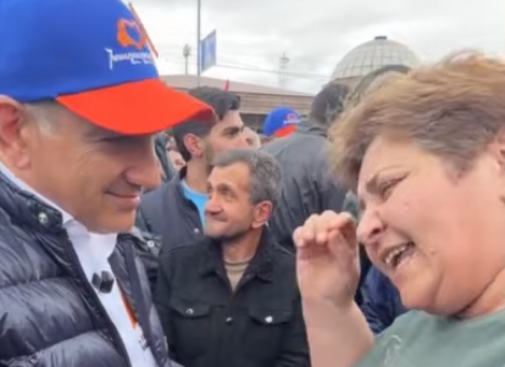 «Գոռալ, ճվալով չէ», «Ես գոռացի՞, կտորվում ենք»,. սպիտակցի կնոջ ու Փաշինյանի թեժ զրույցը