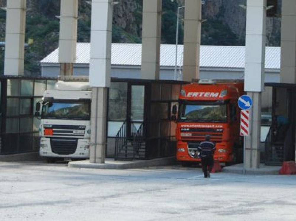 Ստեփանծմինդա – Լարս ճանապարհը փակ է տրանսպորտային բոլոր մեքենաների համար