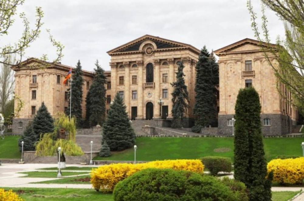 ԱԺ հանձնաժողովում ընթանում է գազի եւ էլեկտրաէներգիայի հարցով ԱԺ քննիչ հանձնաժողովի նիստը (ուղիղ)
