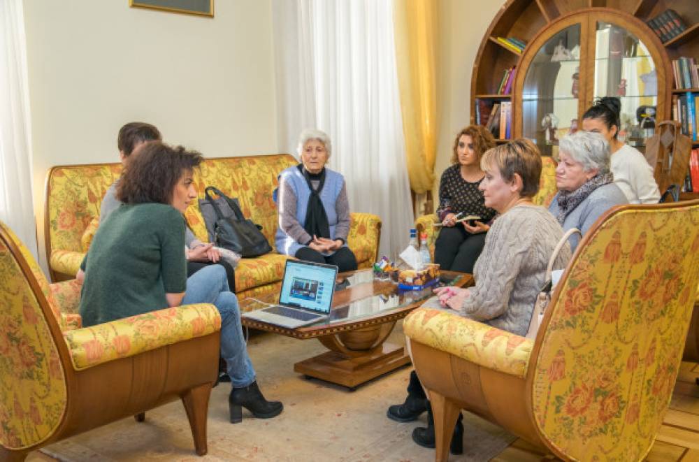 Աննա Հակոբյանը հանդիպել է «1990-94թթ. Ղարաբաղյան պատերազմի ժամանակ զոհվածների ընտանիքների աջակցություն»› ՀԿ-ի անդամներին