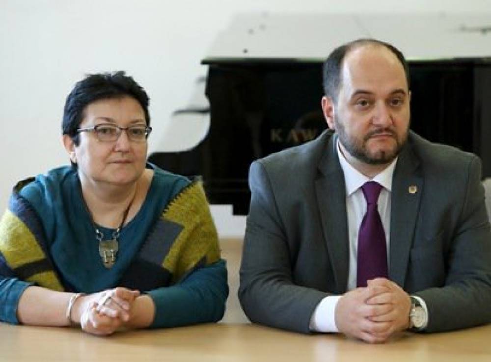 «Ոլորտում հայտնի մարդ է». Արայիկ Հարությունյանը ներկայացրեց Կոնսերվատորիայի ռեկտորի պաշտոնակատարին