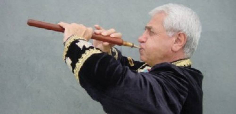 «Հուզմունքս նույնն է, ինչ որ նախկինում». Ջիվան Գասպարյանը՝ հոբելյանական երեկոյի անակնկալների եւ դուդուկի հանդեպ սիրո մասին