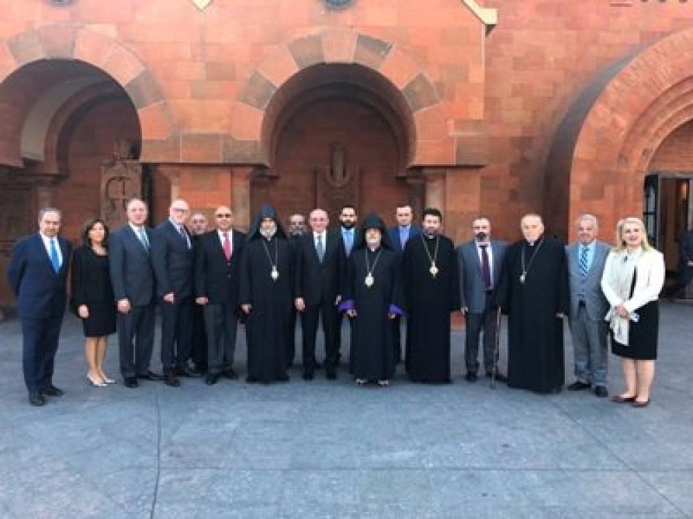 Բակո Սահակյանը Լոս Անջելեսում հայ եկեղեցականներին ներկայացրել է Արցախի խնդիրները, ԼՂ հակամարտությունը