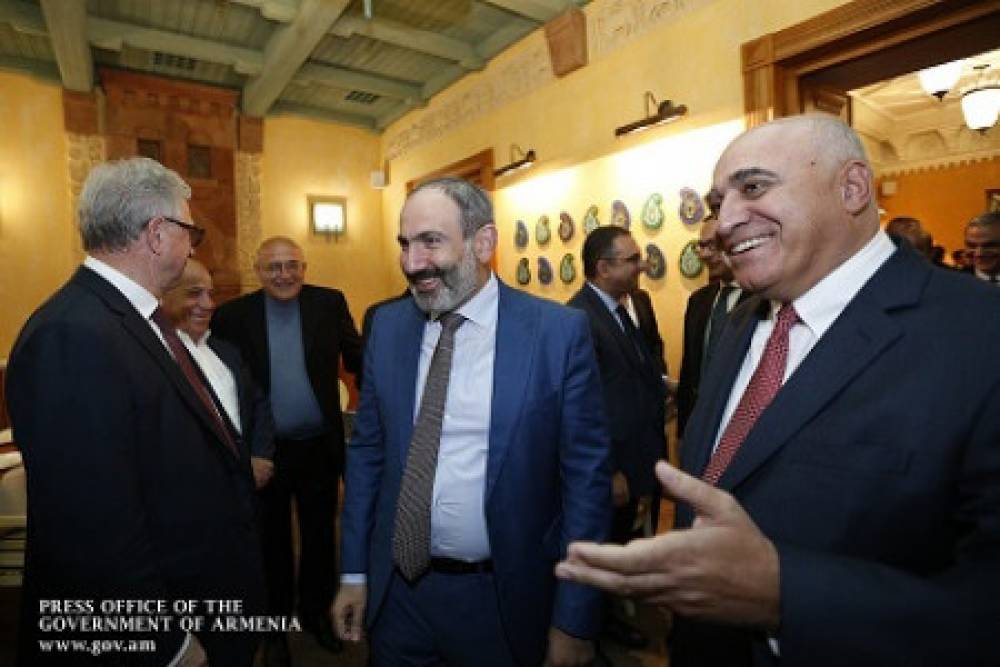 Նիկոլ Փաշինյանը քննարկում է ունեցել խոշոր գործարարների հետ