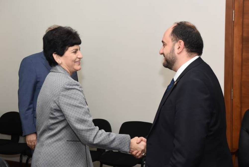 Արայիկ Հարությունյանն ընդունել է Սան Խոսեի պետական համալսարանի ռեկտոր Մերի Փափազյանին