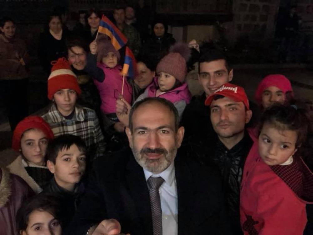 Փաշինյանի սելֆին՝ ձորագետցիների հետ