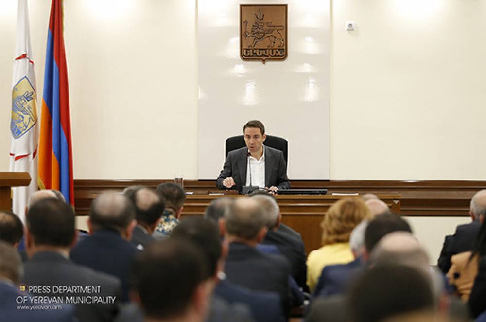Հետևել վարորդների՝ պատշաճ տեսքով աշխատանքի ներկայանալուն, ուղերթի ընթացքում ծխելու դեպքերի բացառմանը. Հայկ Մարությանի հանձնարարականը