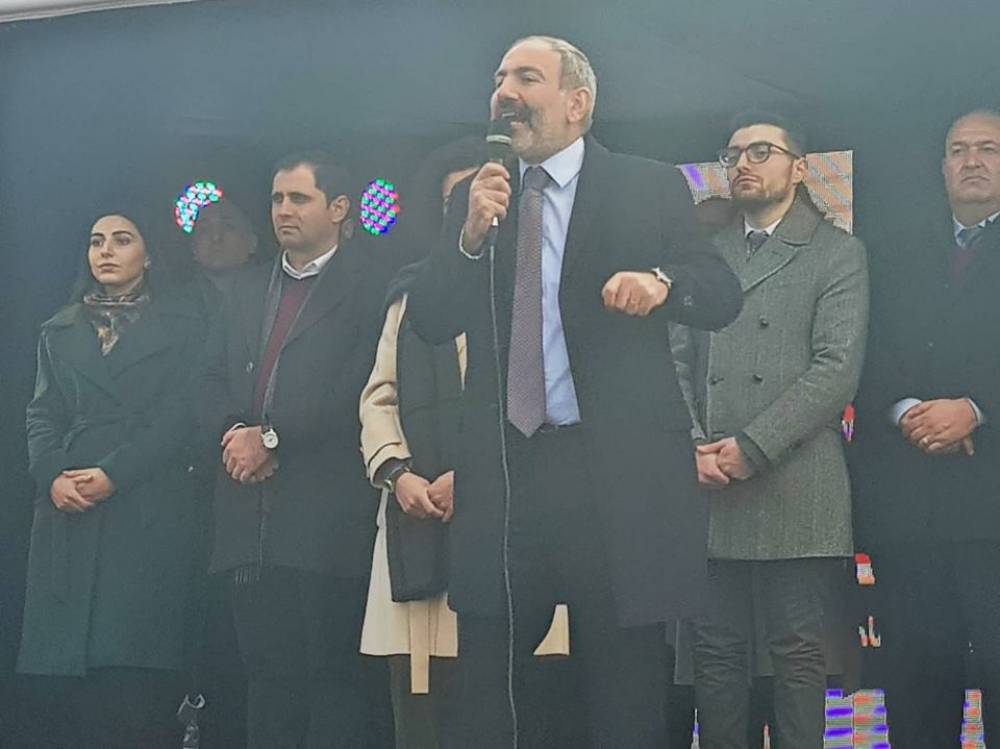 Փաշինյանը պատասխանում է Դավիթ Շահնազարյանին՝ նրան անվանելով երիտհանրապետական (տեսանյութ)