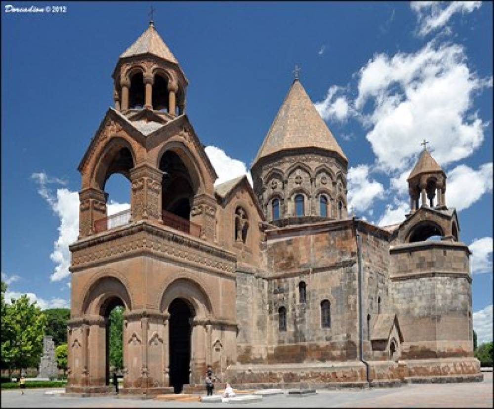Մայր Աթոռը հրավիրում է ընտրությունների քարոզարշավի նախօրեին այցելել եկեղեցիներ