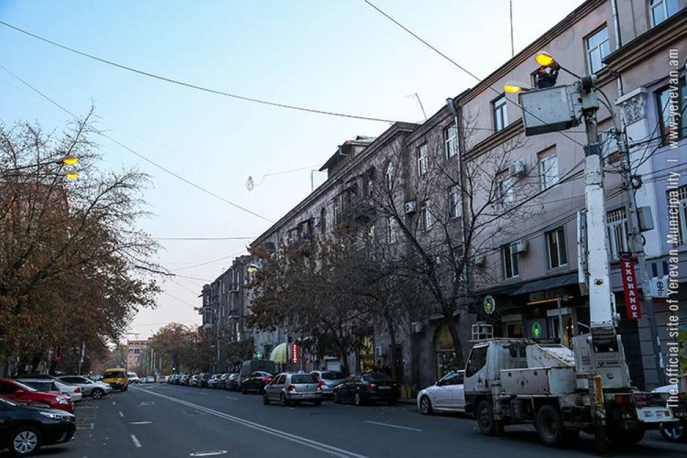 Քաղաքի փողոցային լույսերը ցերեկը վառվում են նորոգման աշխատանքներ կատարելու նպատակով. պարզաբանում քաղաքապետարանից