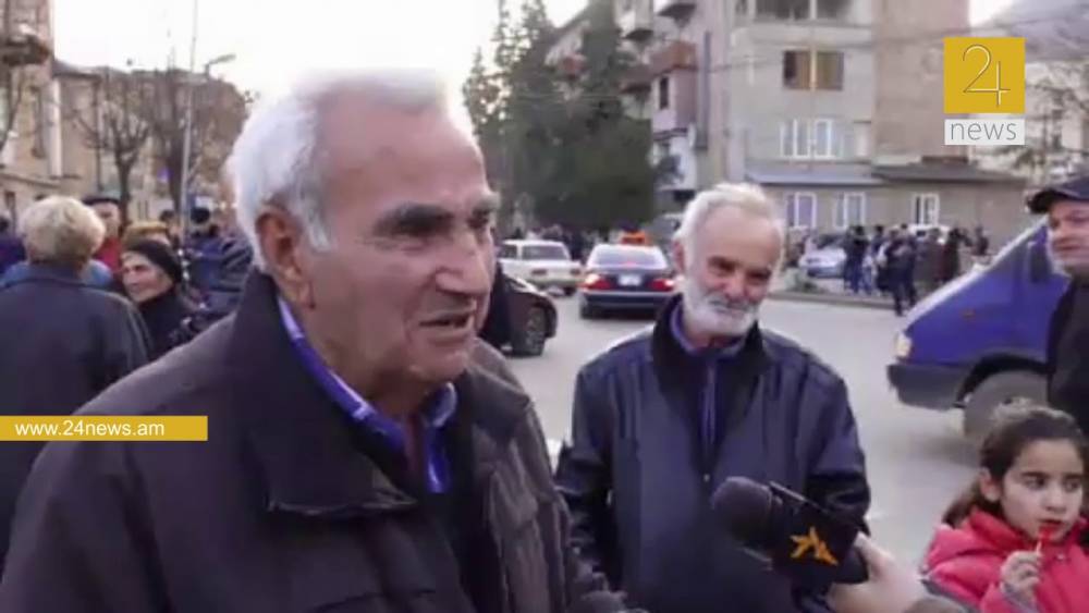 Փաշինյանի հայրը՝ որդու մասին․ «Հազիվ կարողացա էրեխուս թուշը համբուրեմ»