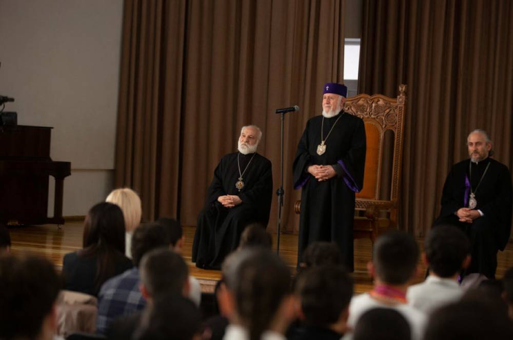 Մեր ցանկությունն է, որ ազգը լինի հզոր, կարող և միշտ առաջադեմ․ Ամենայն Հայոց Կաթողիկոսը շնորհավորել է Հայորդյաց տների 2023 թ. մրցանակակիր սաներին