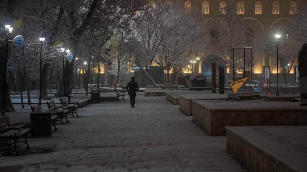Երևանի տարբեր հատվածներում ձյուն է տեղում․ տեսանյութեր