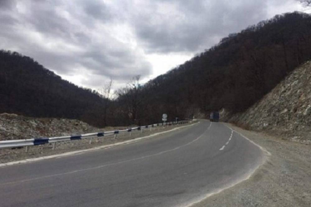 Փակ է Քարի լիճ տանող ավտոճանապարհը, Լարսը փակ է միայն բեռնատարների համար