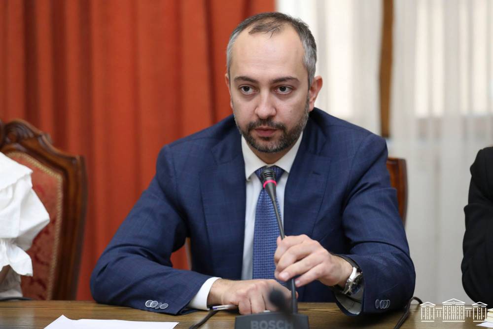 Էդուարդ Աղաջանյանը «մեկուսացել է» թիմից. շփվում է միայն երկու հոգու հետ. «Ժողովուրդ»