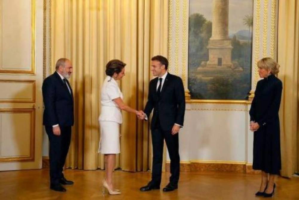 Փաշինյանը տիկնոջ հետ Ելիսեյան պալատում մասնակցել է պաշտոնական ընթրիքին