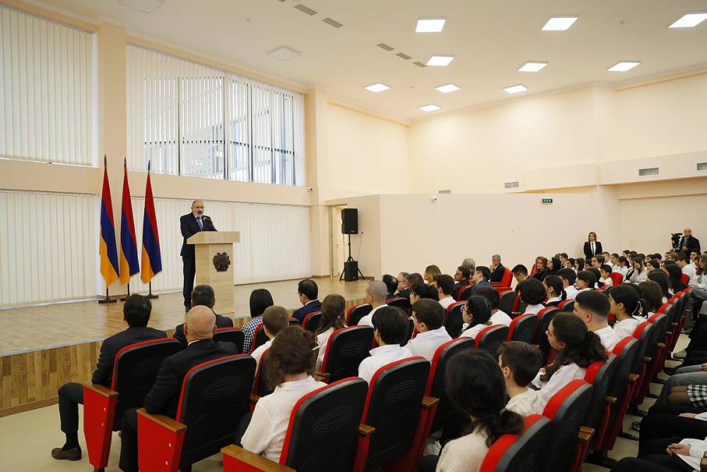 «Դարձի՛ր նման քո պետությանը՝ ազատ, ուժեղ, բարեկեցիկ, երջանիկ». Փաշինյանը՝ Երևանի թիվ 122 նորակառույց դպրոցի բացմանը