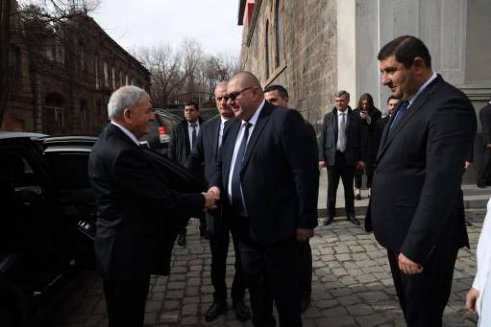 Իրաքի նախագահը Գյումրիում է, այցելել է «Թումո» կենտրոն, ծանոթացել պայմաններին և զրուցել սաների հետ