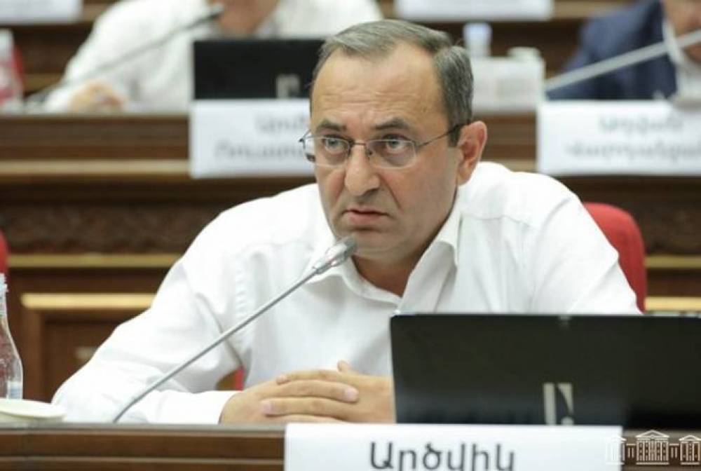 «Զեմլյա՞կ», թե՞ «դավաճան». Արծվիկ Մինասյանը մասնակցել է ՔՊ-ական պատգամավորի հոգեհանգստին․ «Իրավունք»