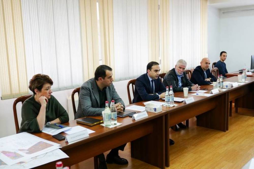 Ավինյանը երևանցիներին սարեր է խոստացել․ «Հրապարակ»
