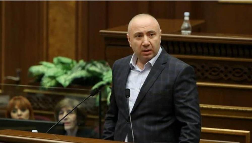 Անդրանիկ Թևանյանը վայր է դնում ավագանու անդամի մանդատը