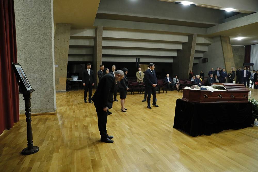 Վարչապետը ներկա է գտնվել Քրիստիան Տեր-Ստեփանյանի հոգեհանգստի արարողությանը