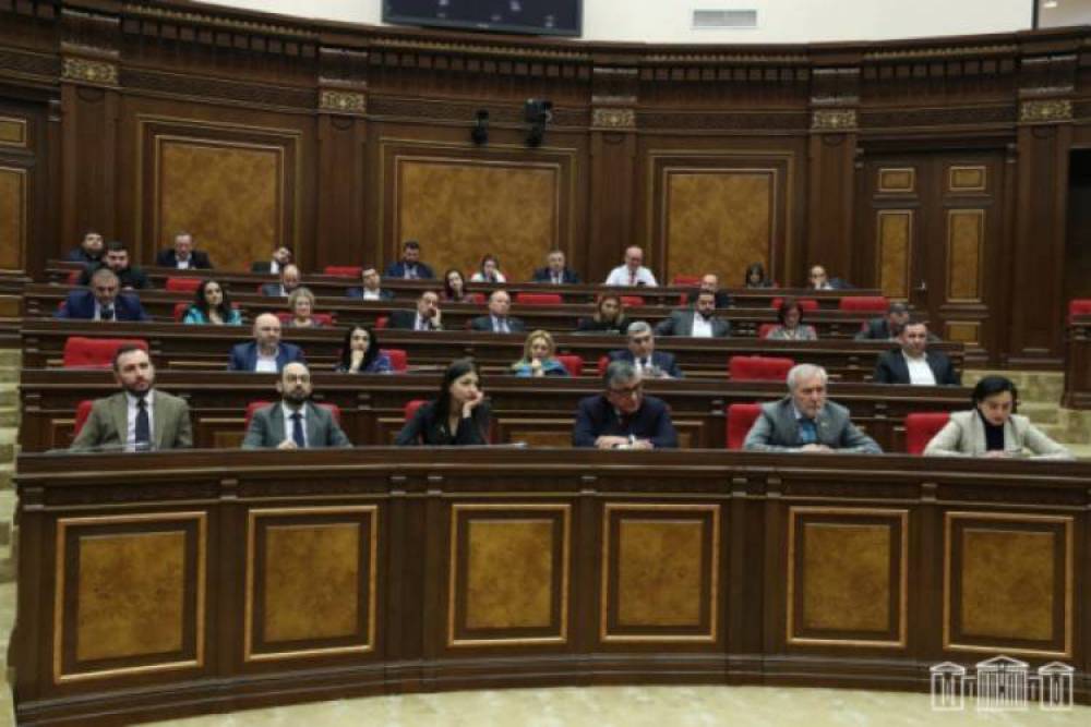 ՔՊ-ական կին «առաջնորդների» «վոյաժները»․ «Հրապարակ»