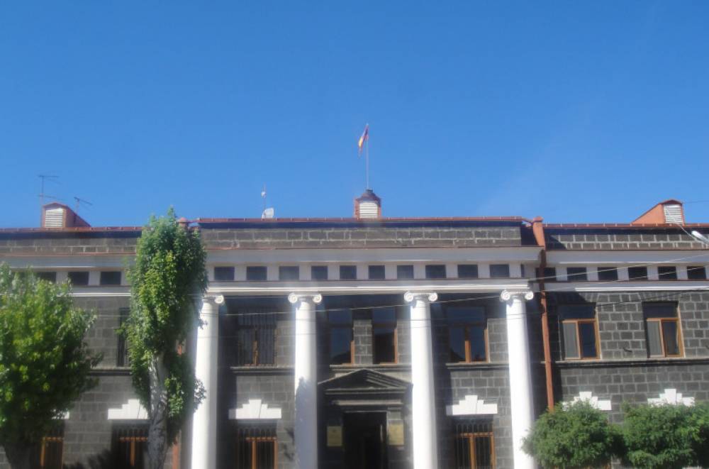 Շիրակի մարզպետարանի պաշտոնյային մեղադրանք է ներկայացվել ավելի քան 5,000 դոլար կաշառք ստանալու համար
