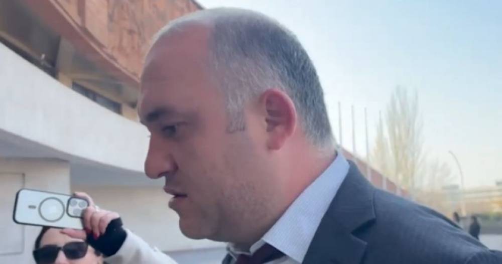 Ոնց որ կինո նկարեք, արա, գործիդ նայի, ընգեր ջան․ Արարատի մարզպետը հունից դուրս եկավ Տիգրանաշենի մասին հարցից