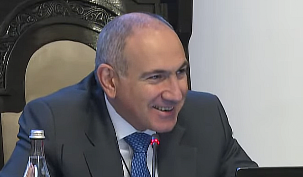 Տիկին Ավանեսյան, կառավարության կեսը հիվանդ ա, էս ո՞նց եք աշխատում, սենց չի լինի